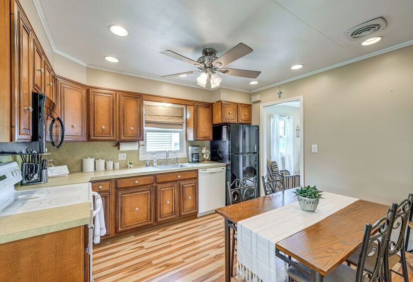 Tonawanda Home W/ Gas Grill Near Niagara Falls!