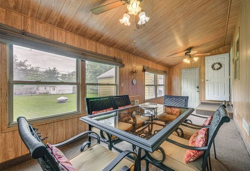 Tonawanda Home W/ Gas Grill Near Niagara Falls!