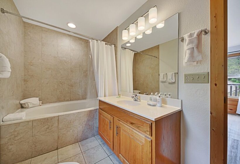 Wilderness Rush By Avantstay Hot Tub + Views