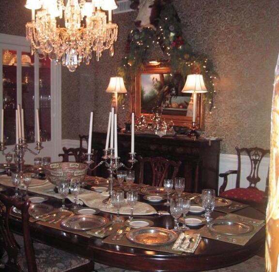 Bed and Breakfast Belle Oaks Inn