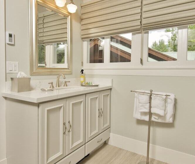 צימר Huff House Inn And Cabins