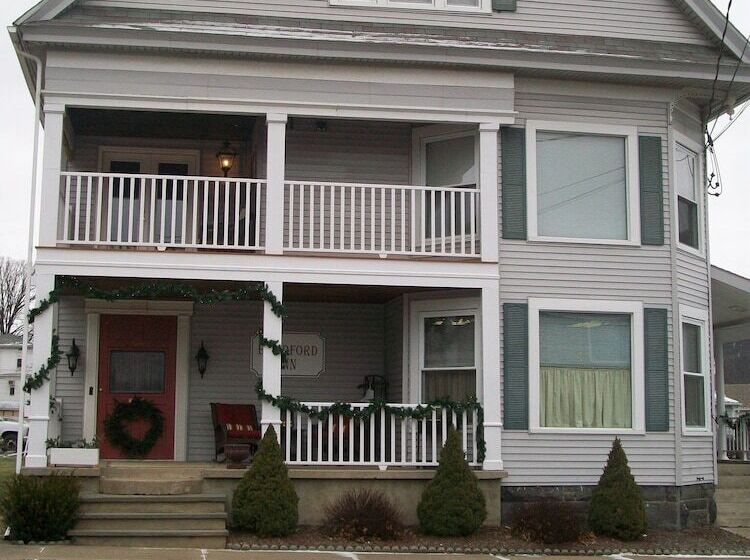 ベッドアンドブレックファースト The Bradford Inn