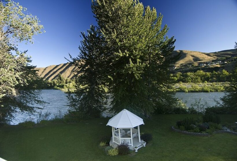 ベッドアンドブレックファースト Warm Springs Inn & Winery