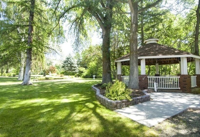 ベッドアンドブレックファースト Warm Springs Inn & Winery