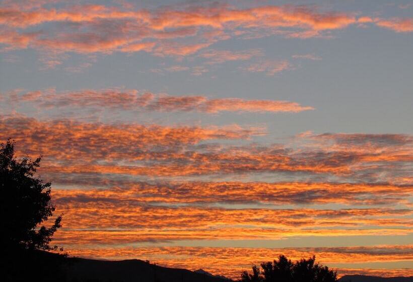 ベッドアンドブレックファースト Warm Springs Inn & Winery