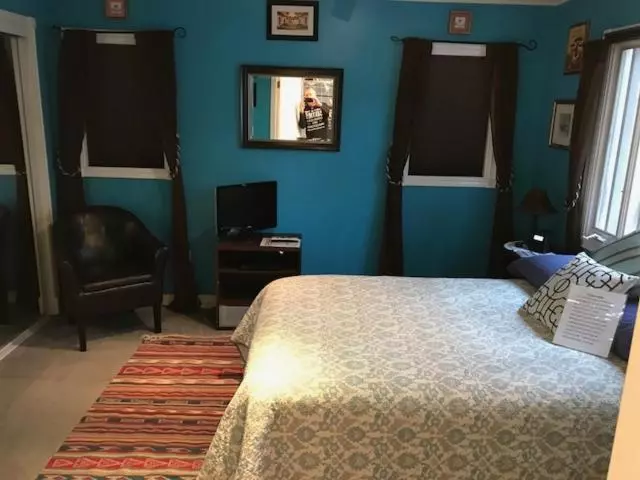 Elaine S Hollywood Bed & Breakfast