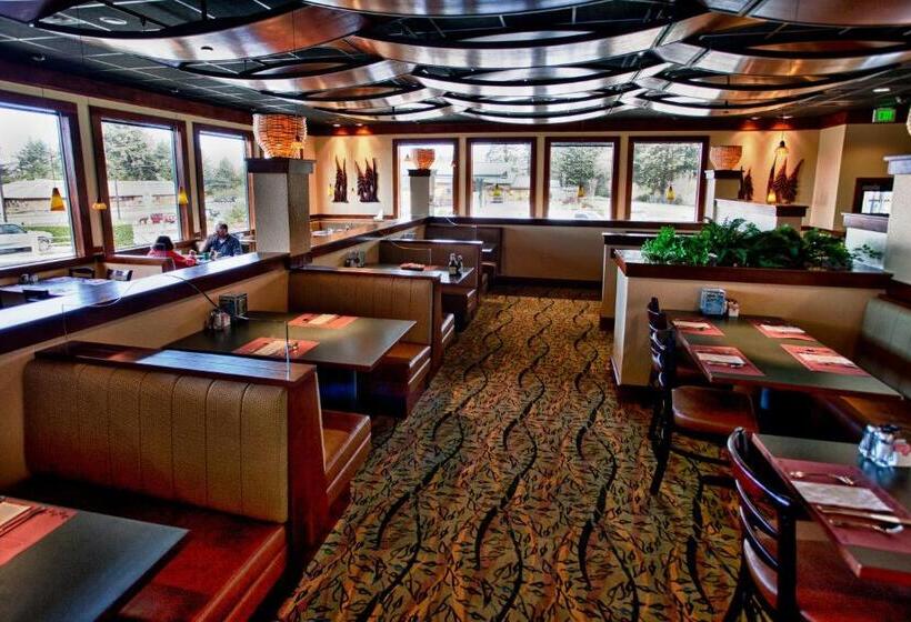 فندق Lucky 7 Casino &