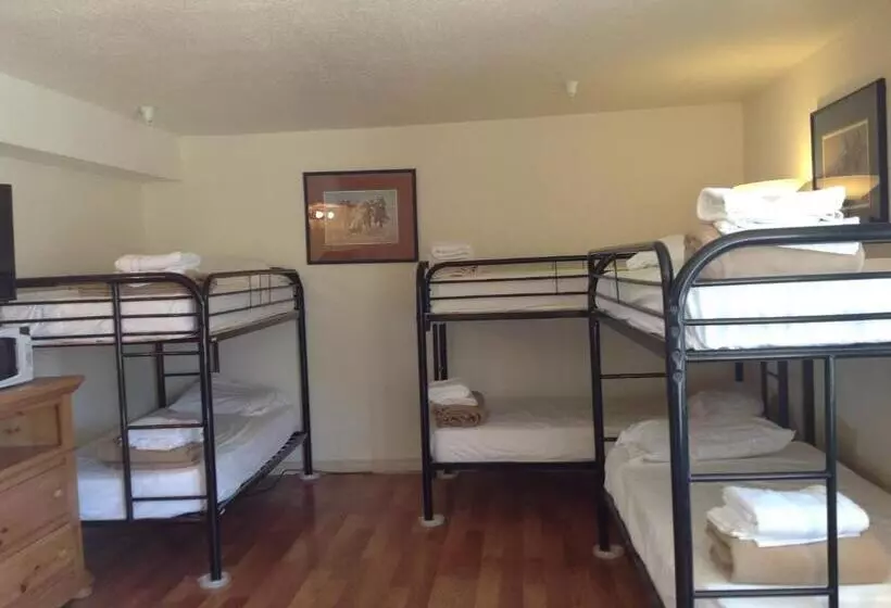 Whitney Portal Hotel And Hostel