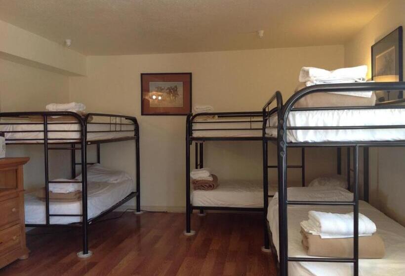 Whitney Portal Hotel And Hostel