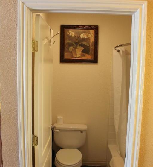 Whitney Portal Hotel And Hostel