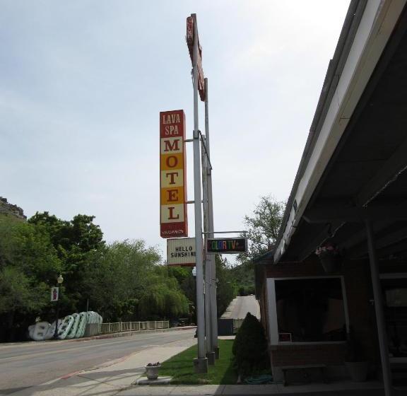 Lava Spa Motel & Rv