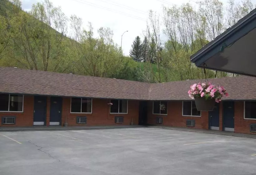 Lava Spa Motel & Rv