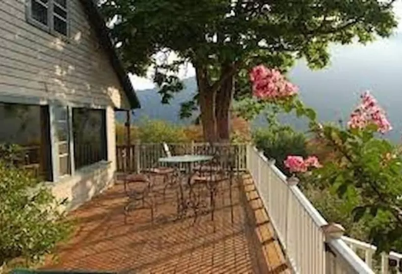 Ledge House Bed & Breakfast