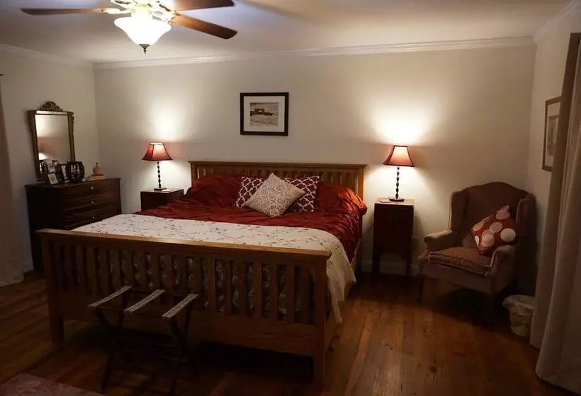 Ledge House Bed & Breakfast