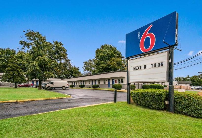 Motel 6 Tinton Falls, Nj