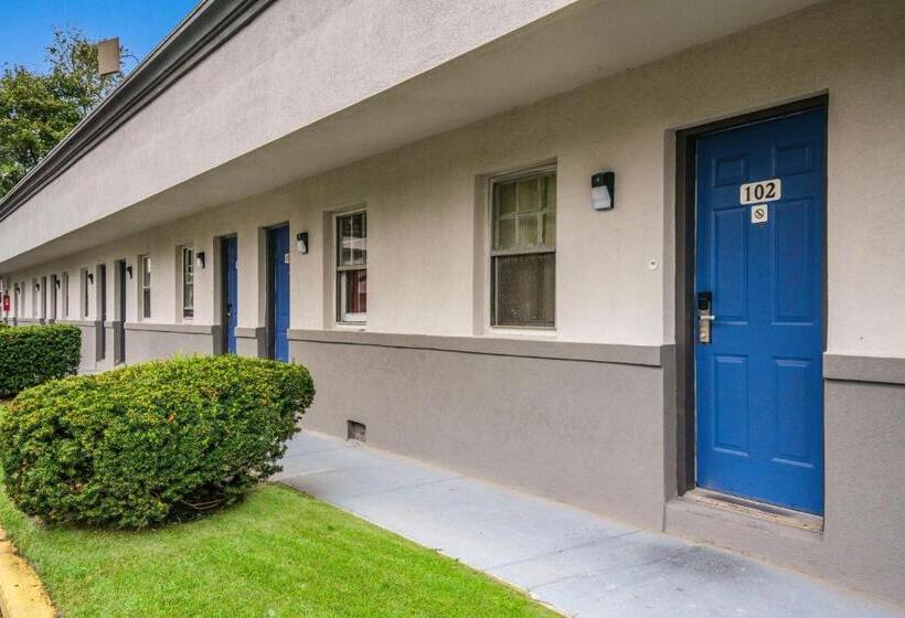 Motel 6 Tinton Falls, Nj