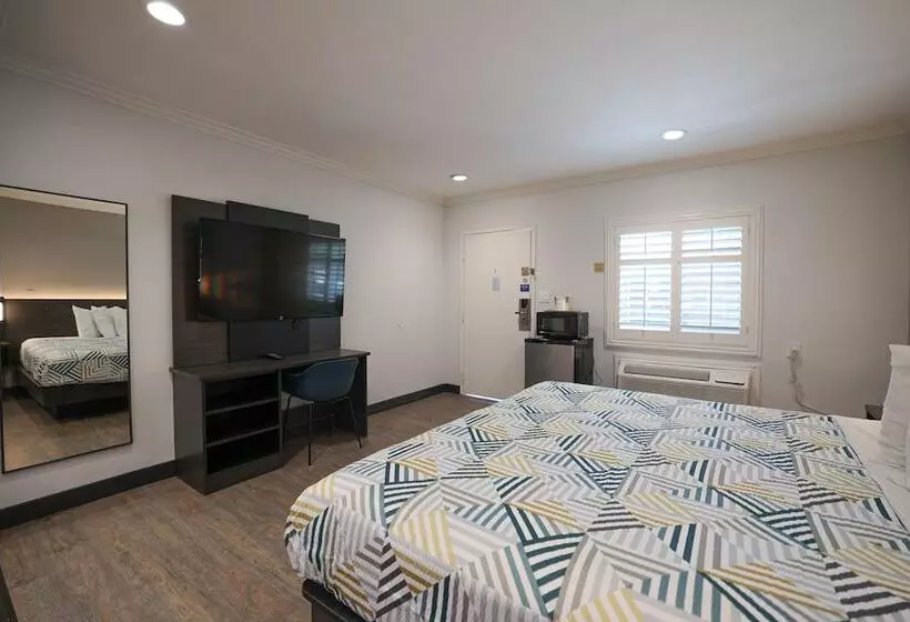 Motel 6, Tustin, Orange County Ca