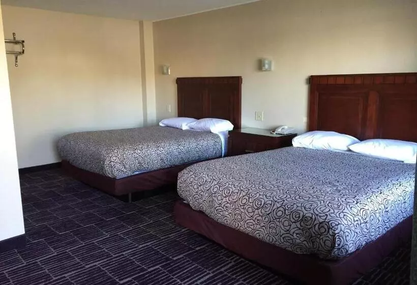 モーテル Economy Inn