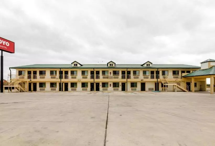 Motelli OYO Hotel Pearsall I-35 East