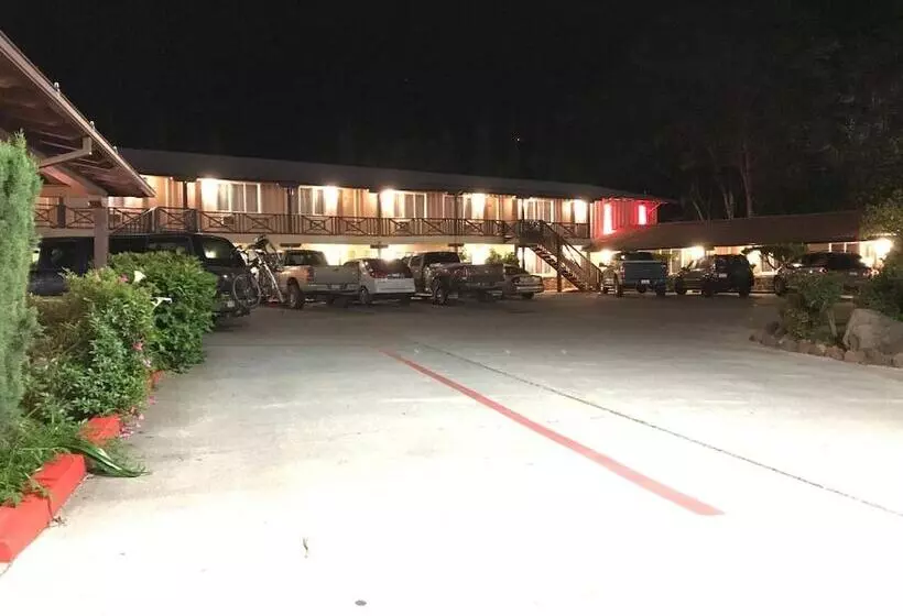 Motelli Red Bluff Inn