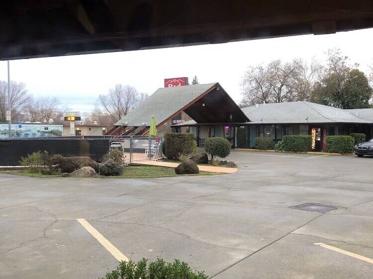 מוטל Red Bluff Inn