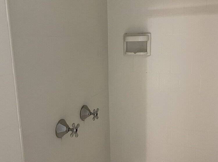 מוטל Red Bluff Inn