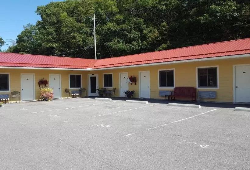 モーテル The Garrett Inn