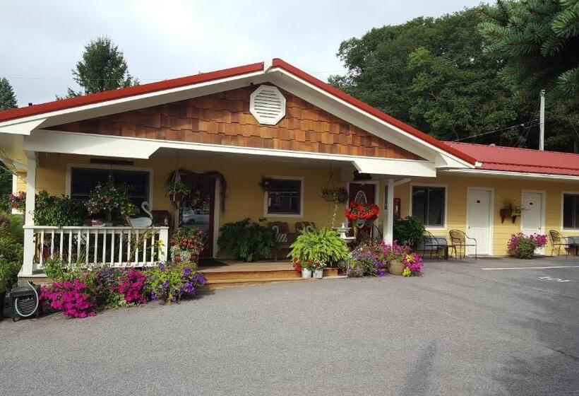 فندق على الطريق The Garrett Inn