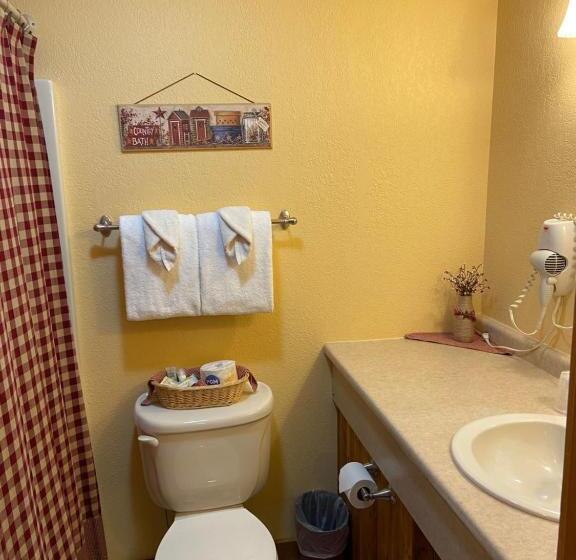 فندق على الطريق The Garrett Inn