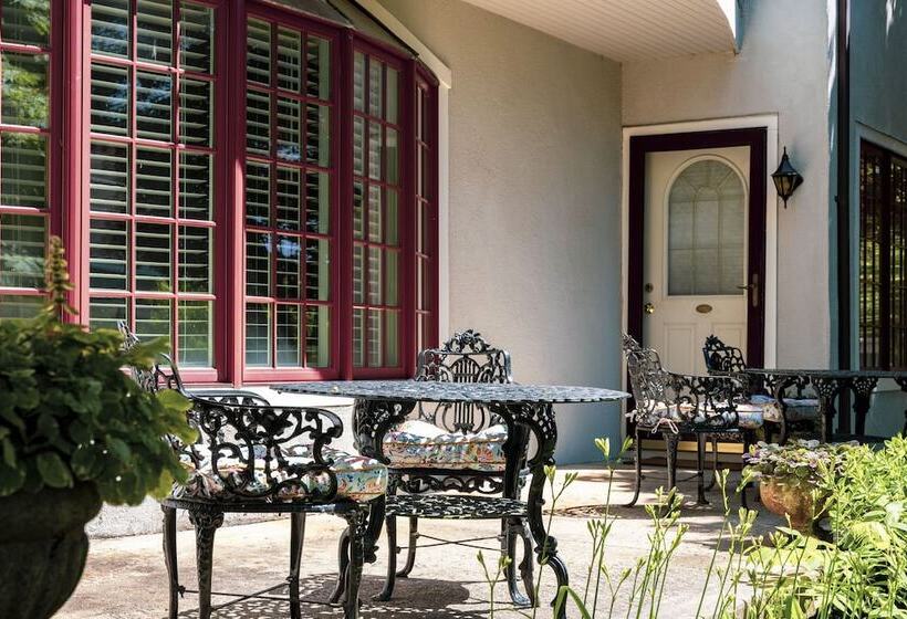 The Villa Bed And Breakfast