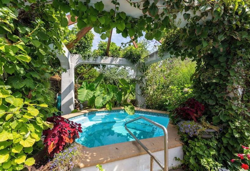 The Villa Bed And Breakfast