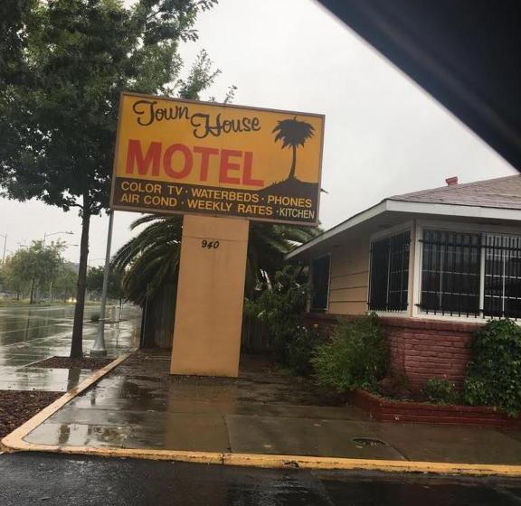 Townhouse Motel   West Sacramento