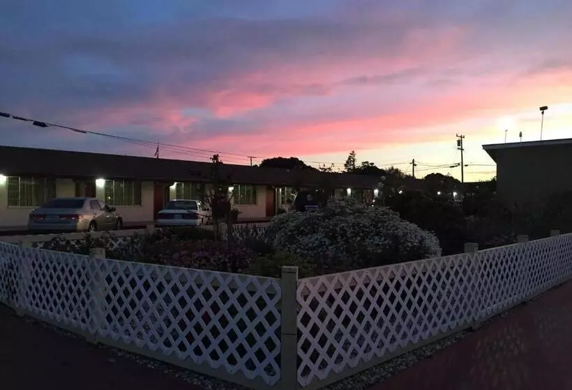 Wagon Wheel Motel
