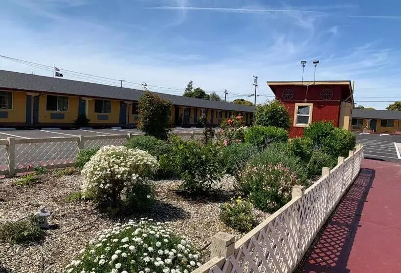 Wagon Wheel Motel