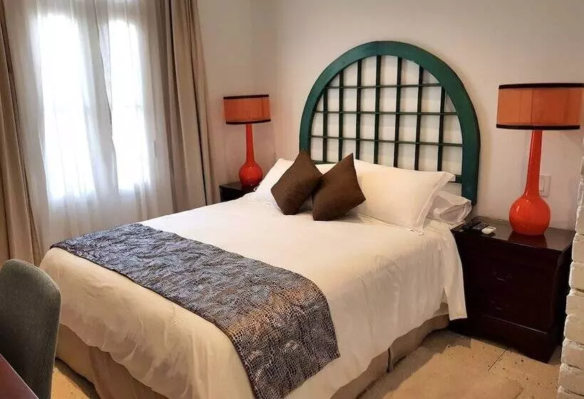 Quinta & Ocho Hotel Boutique