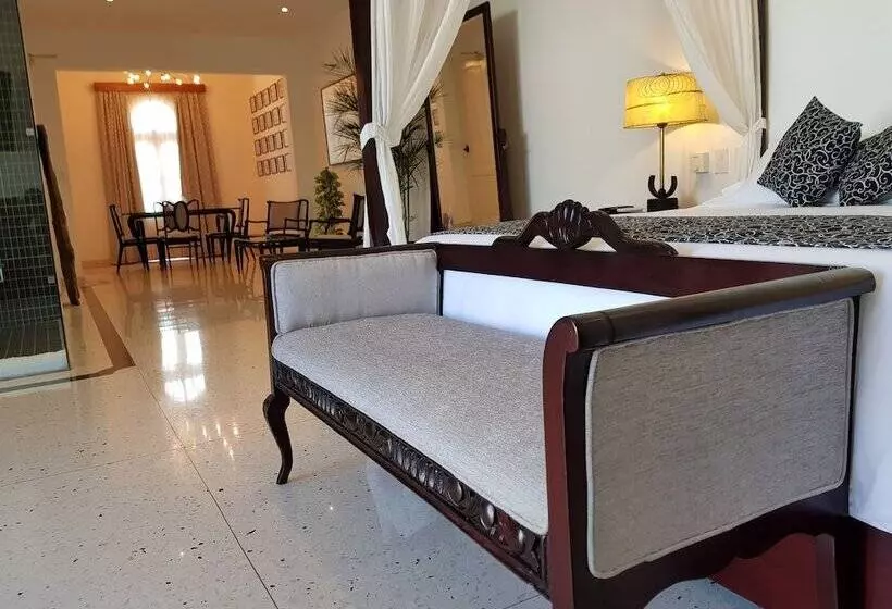 Quinta & Ocho Hotel Boutique
