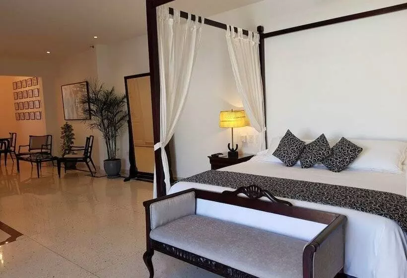Quinta & Ocho Hotel Boutique