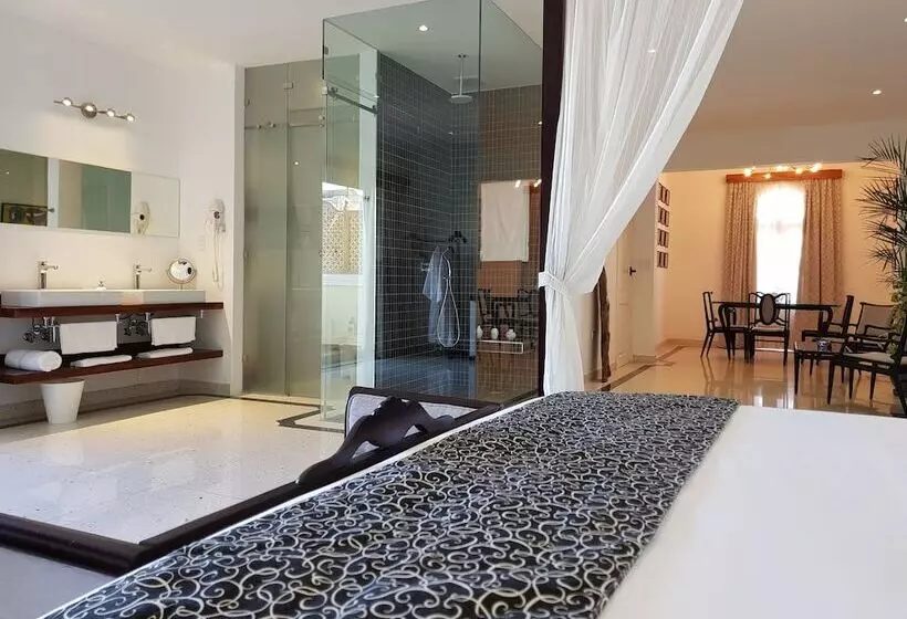 Quinta & Ocho Hotel Boutique