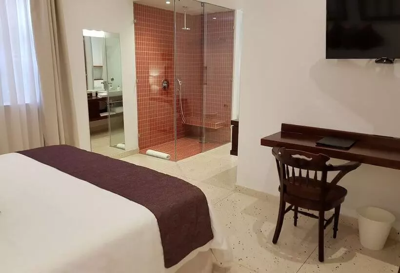 Quinta & Ocho Hotel Boutique