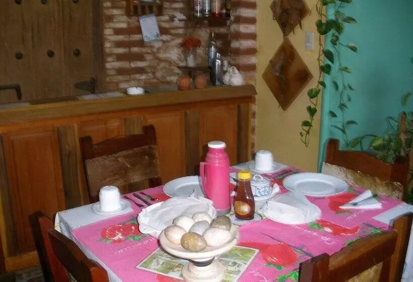 مسافرخانه Pablo Y Noemí