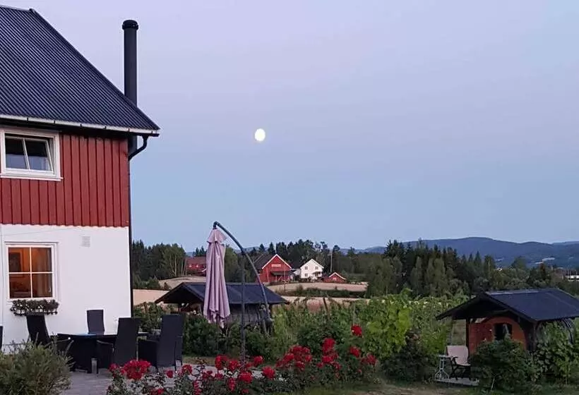 田舎風ホテル Lerkekåsa Vingård