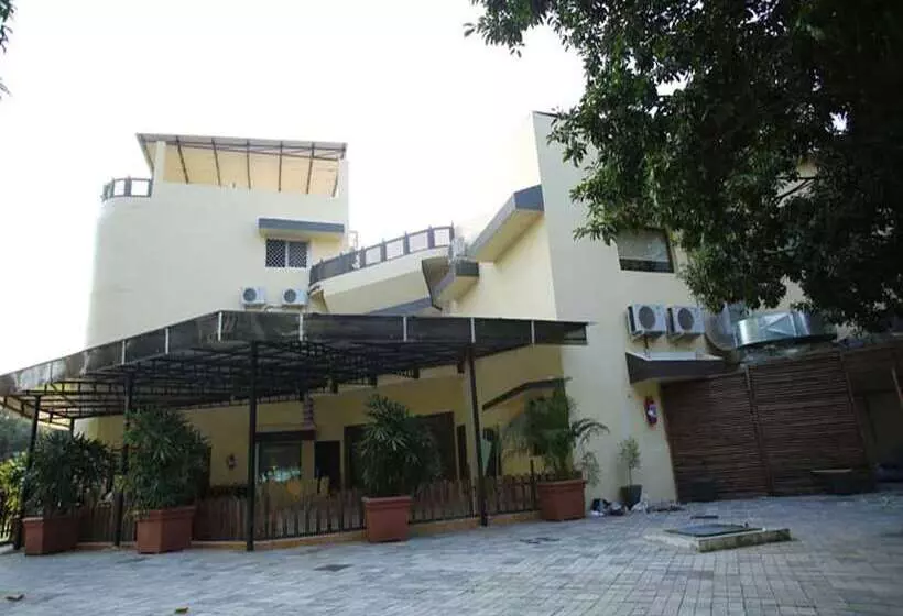 Hotelli Saroj Sagar   Sagar