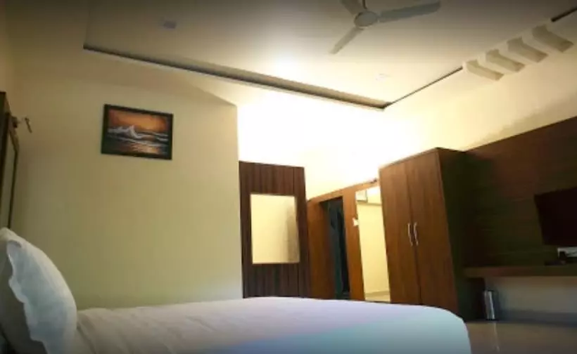 Hotelli Saroj Sagar   Sagar