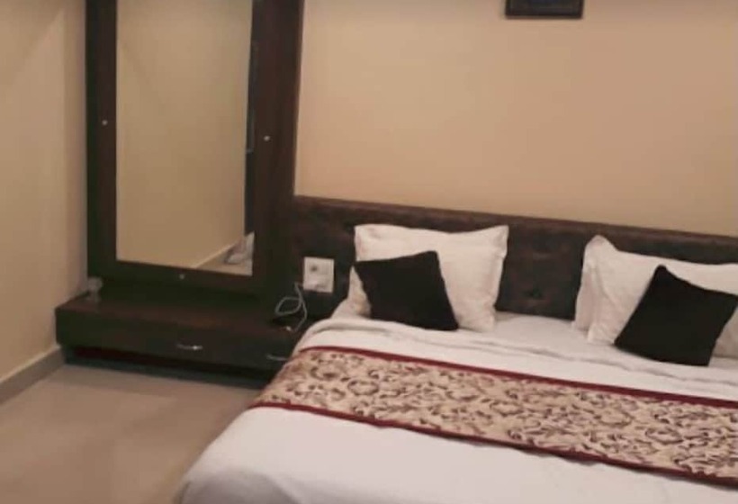 호텔 Saroj Sagar   Sagar