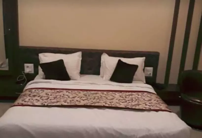 Hotelli Saroj Sagar   Sagar