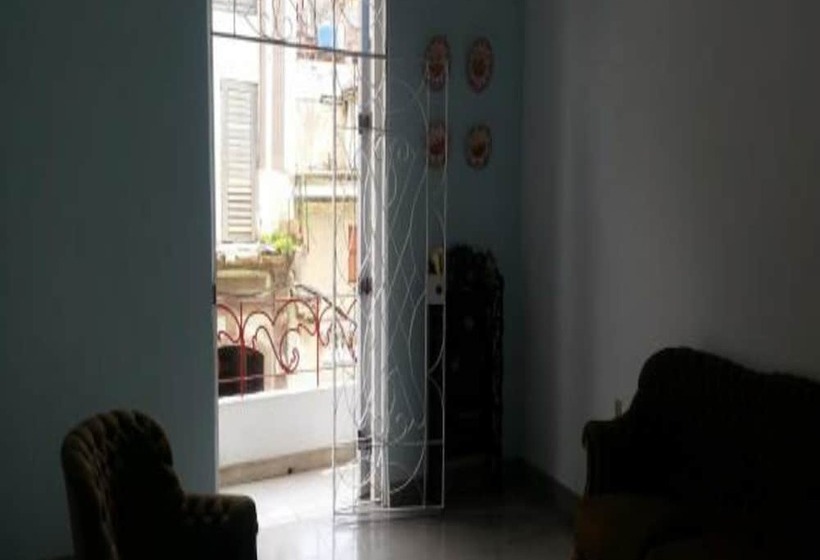 پانسیون Cary Apartment