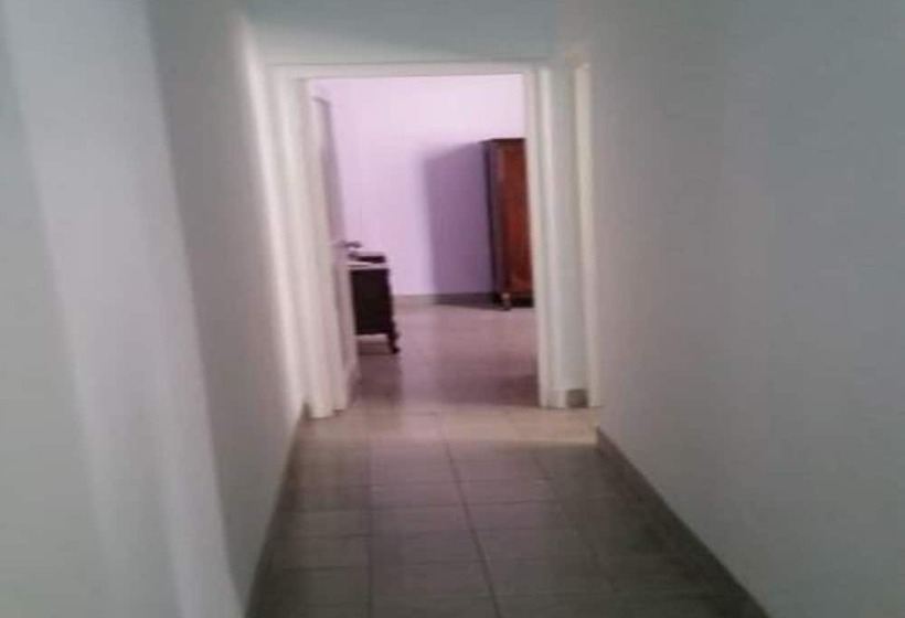 پانسیون Cary Apartment