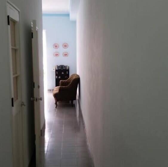 پانسیون Cary Apartment