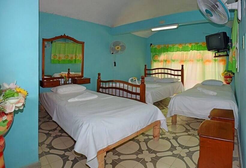 پانسیون Hostal La Isabelita