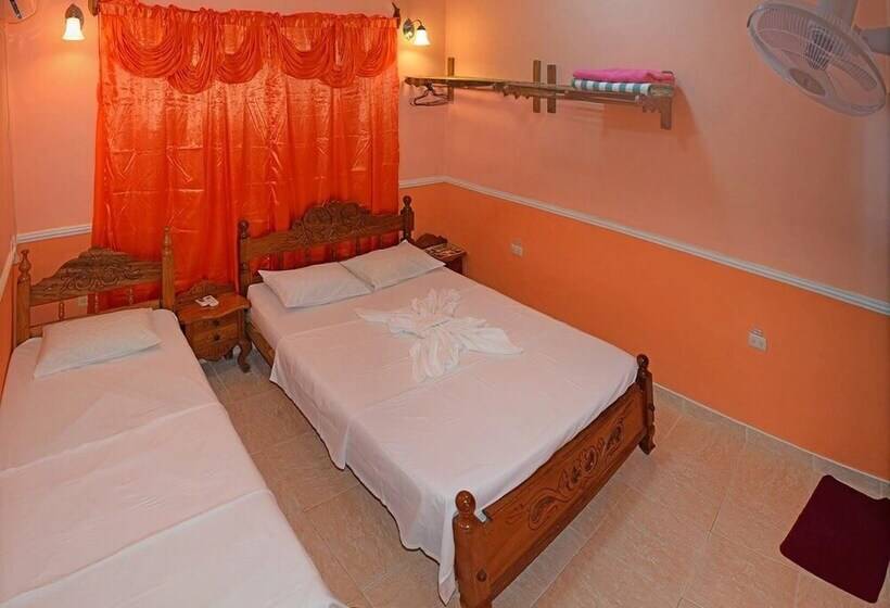 پانسیون Hostal La Isabelita